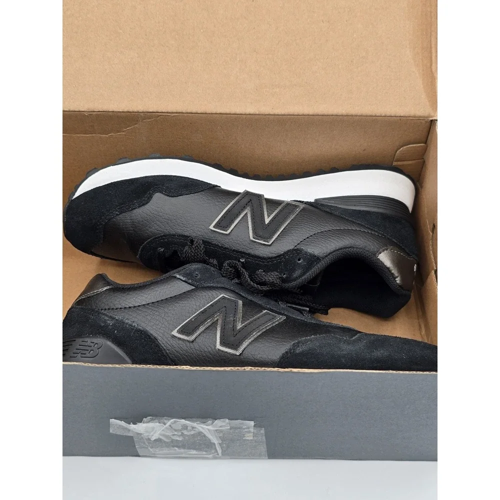 New Balance® Women's 8 M Classics 515 v3 Running Shoes in Black/White - Used -VG